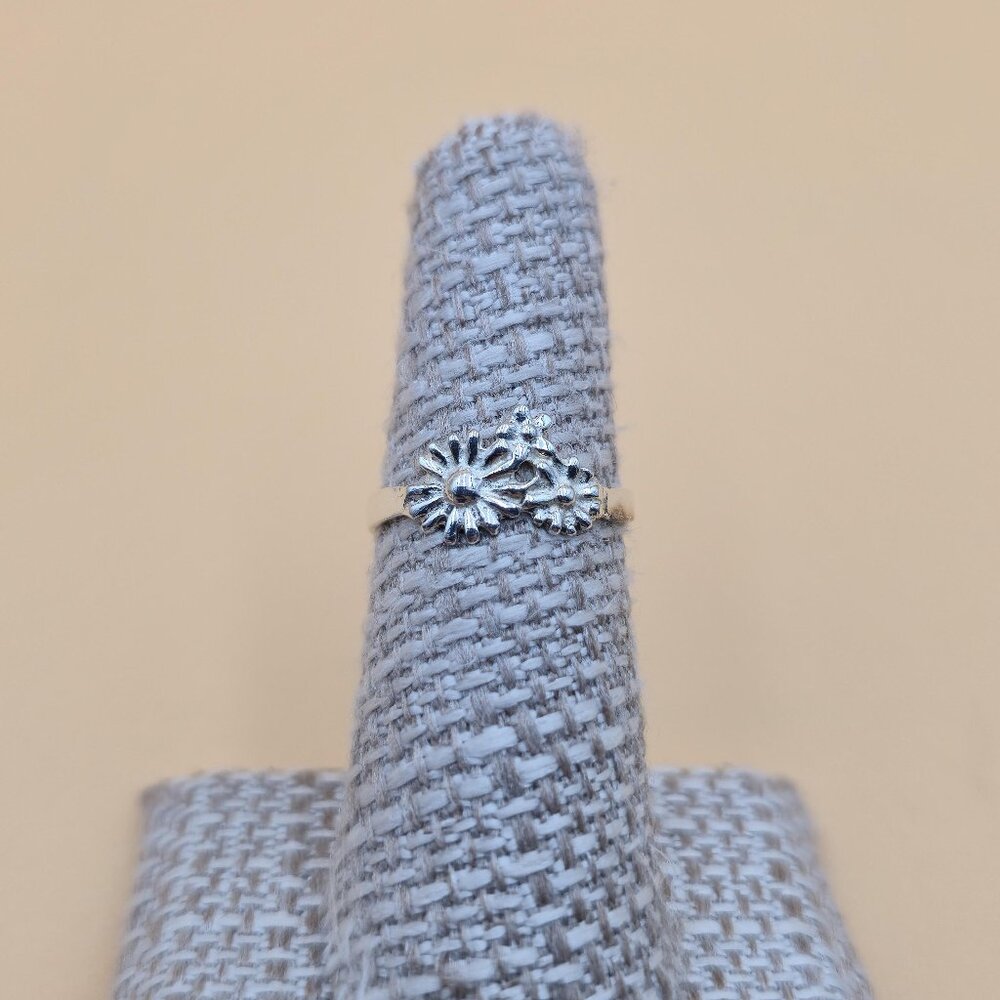 Size 6.25 Sterling Silver Triple Flower Band Ring A4979